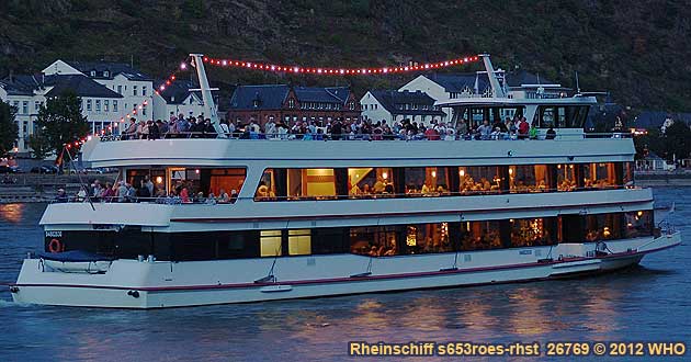 Rheinschifffahrt zum Mittelrhein-Lichter Feuerwerk beim Goldenen Weinherbst und Federweißenfest